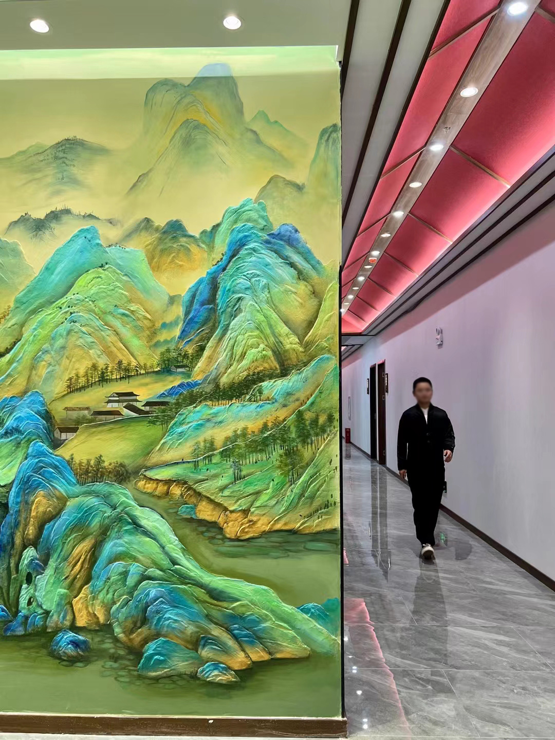 青山绿水浮雕